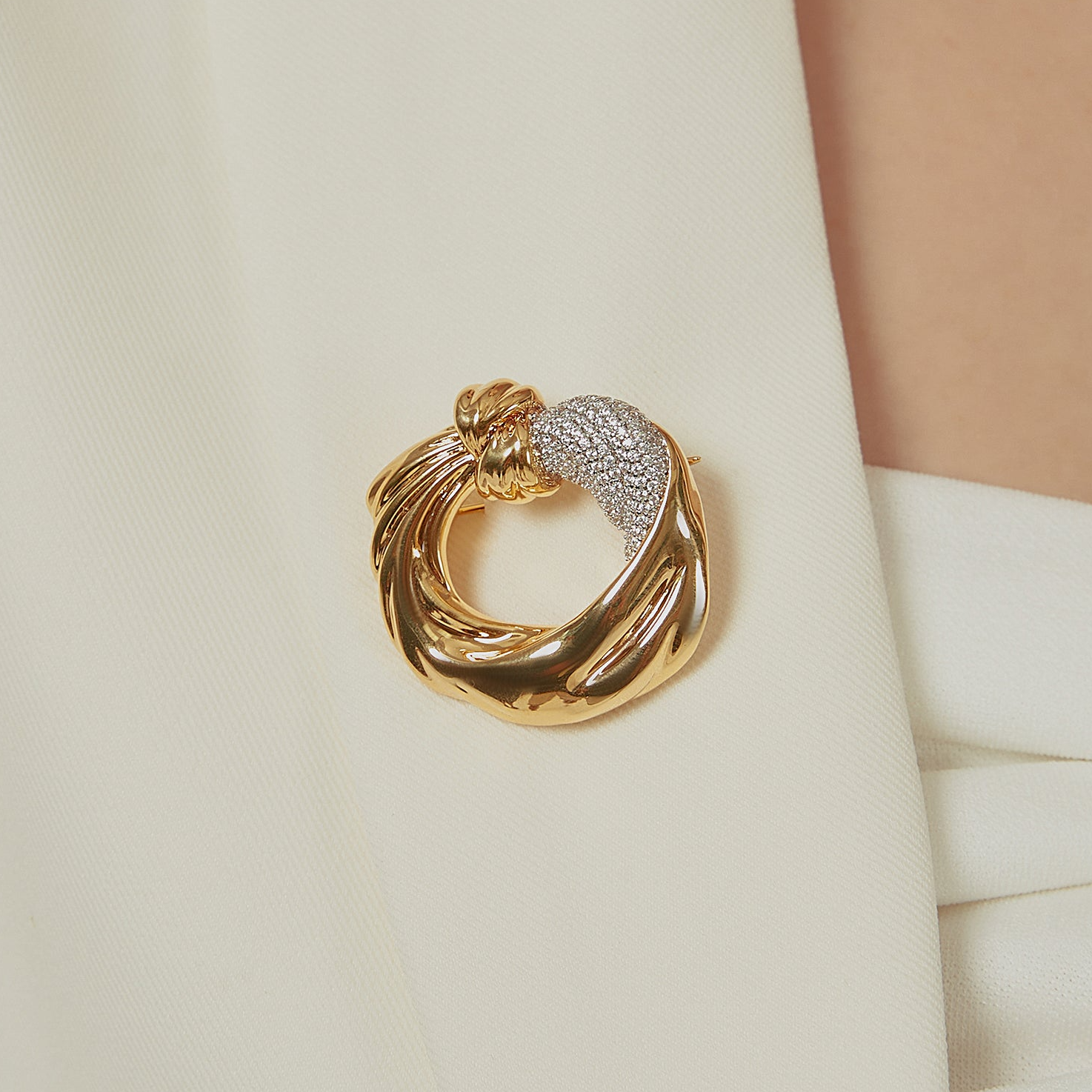 alt="18K Gold on Brass"