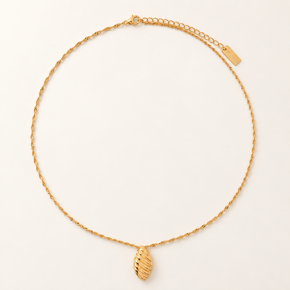 Dana Pendant Necklace