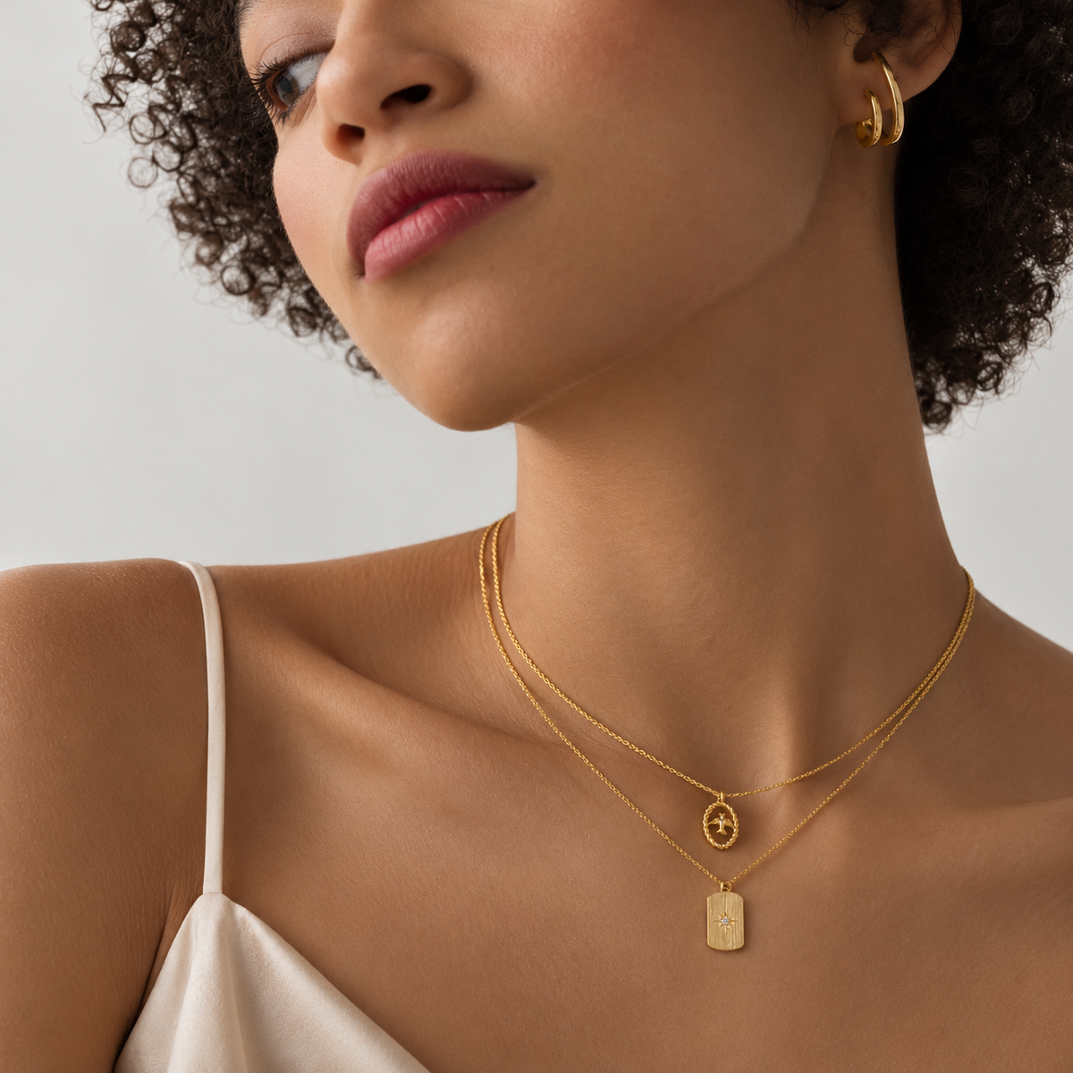 Stella Pendant Necklace