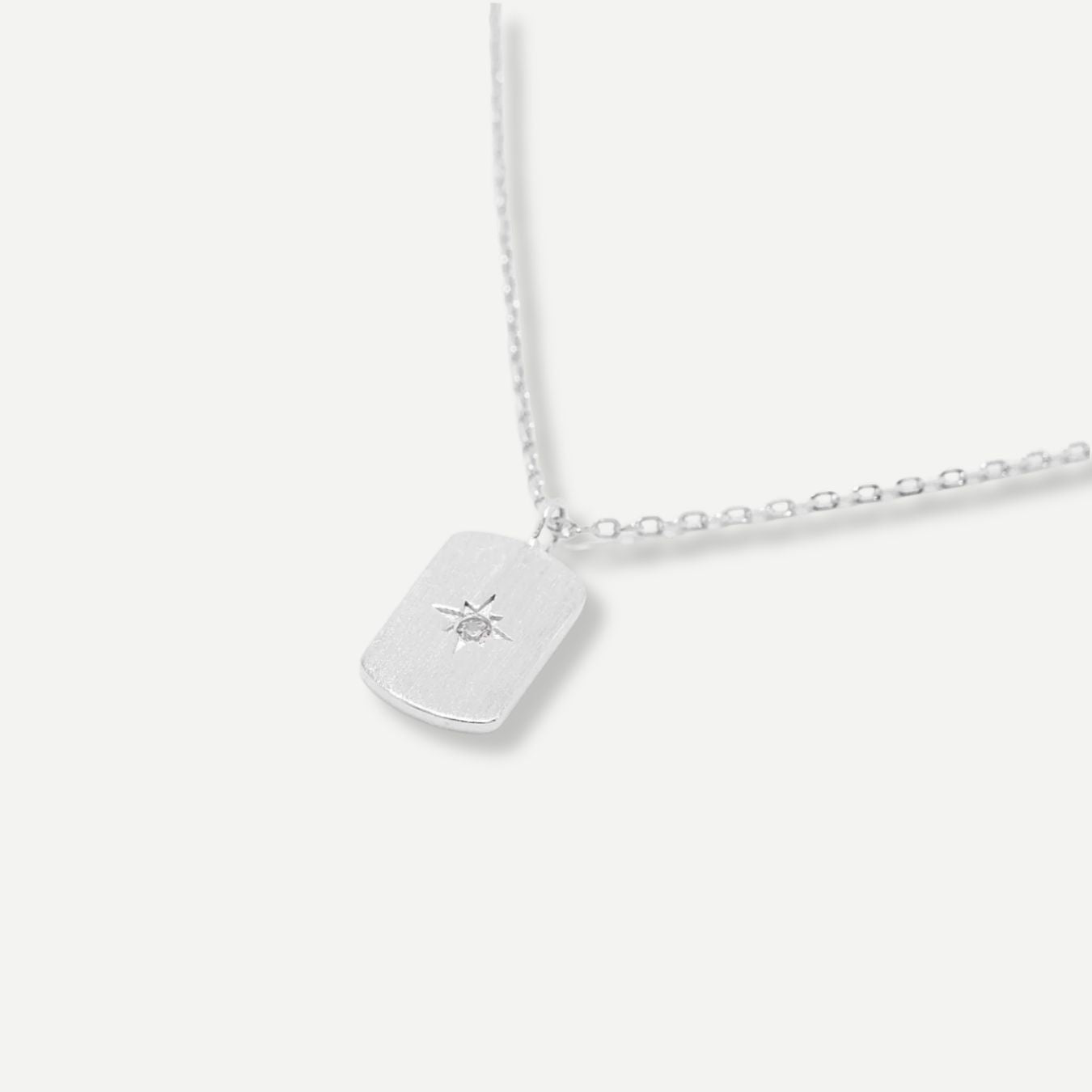 Stella Pendant Necklace