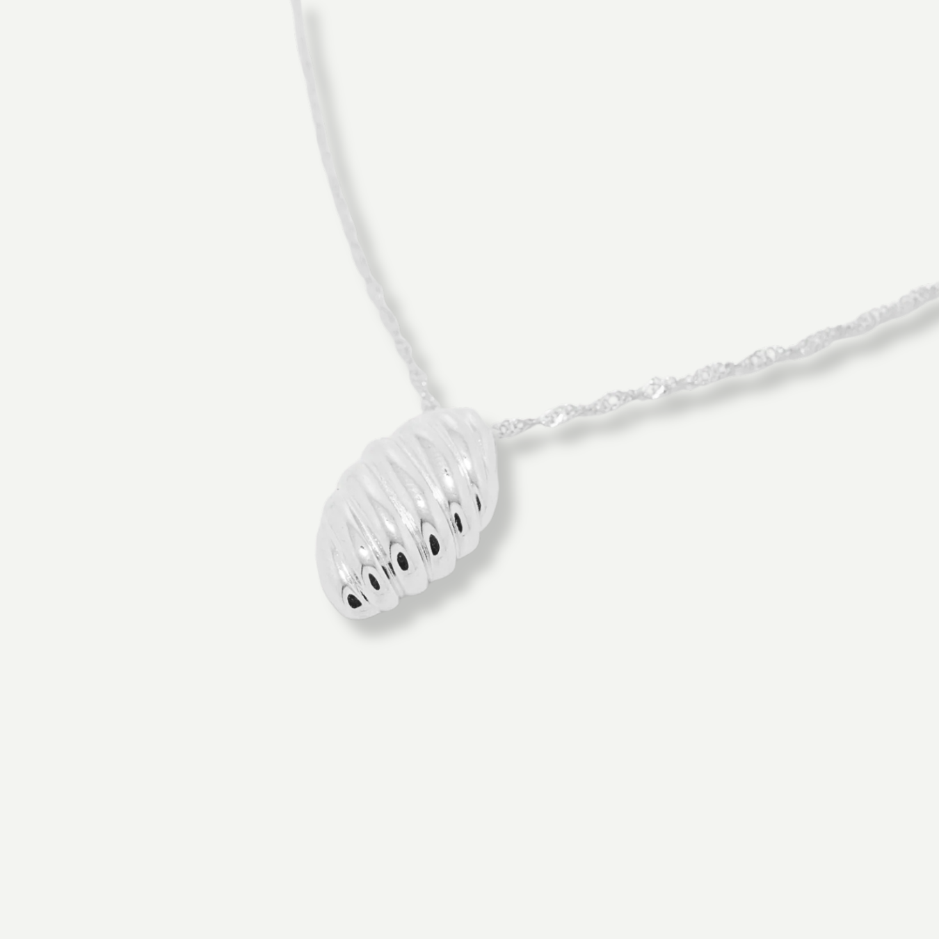 Dana Pendant Necklace